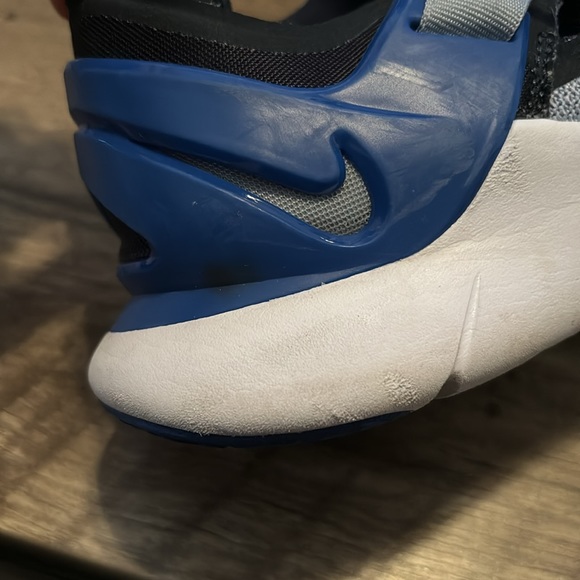 Nike training easy slip on sneakers size 7 - Picture 3 of 6